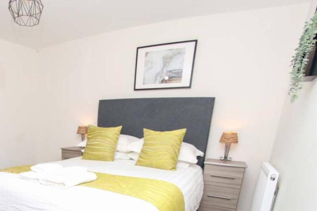 No12-Luxe Living Guest Apartment- 1 Bed-Garden-Private Parking-Wifi-Beach-City Свонсі Екстер'єр фото