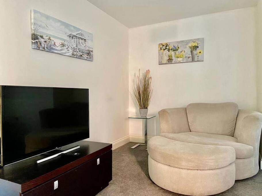 No12-Luxe Living Guest Apartment- 1 Bed-Garden-Private Parking-Wifi-Beach-City Свонсі Екстер'єр фото